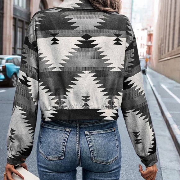 Tribal Western Print Button Down Oversized Jacket Shacket - Picture 9 of 10